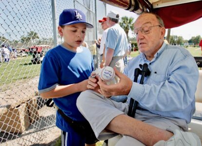 Fay Vincent, baseball commissioner during three years of turmoil, dies at 86